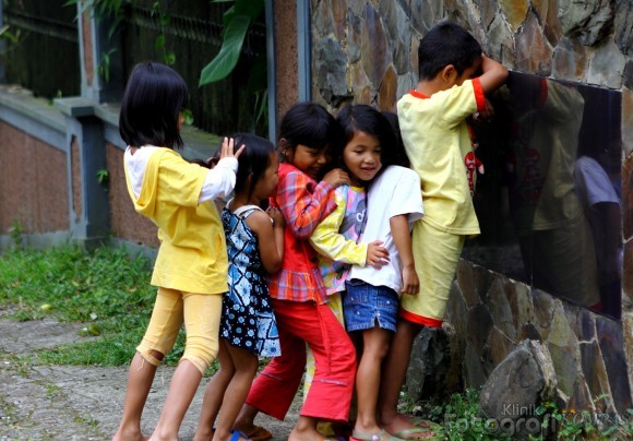 KESAKSIAN HIDUP Permainan anak  SD zaman dulu vs sekarang 