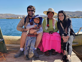 Na visita às Ilhas de Uros, tivemos contato com famílias de nativos - Ilhas Uros, Puno - Peru - Lago Titicaca
