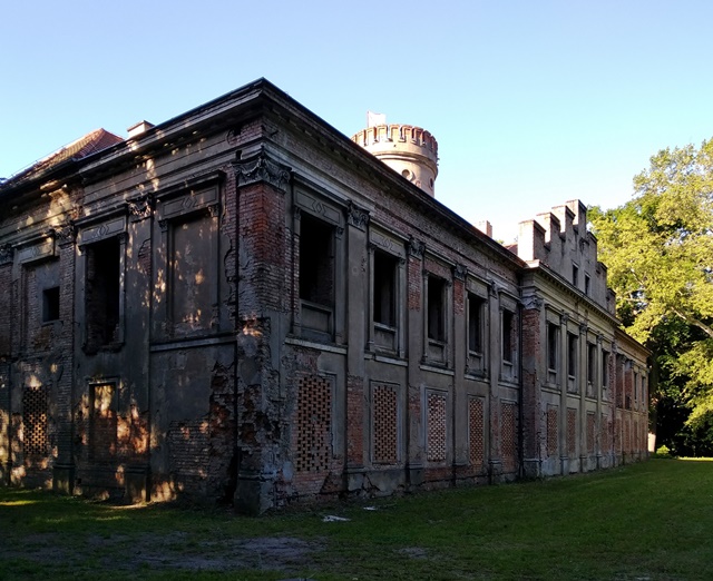 ratowanie pałacu w Chobienicach, barokowy pałac