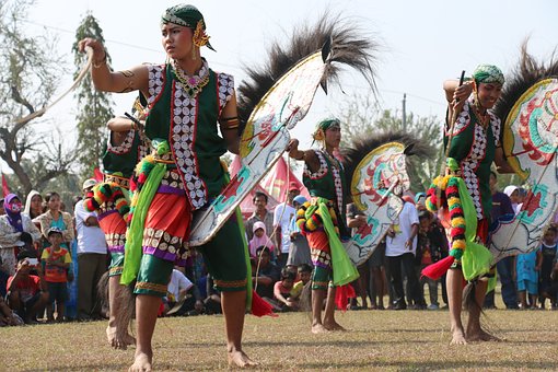 Belajar Tari Tradisional