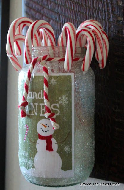 free christmas printable, candy cane jar, DIY, glitter, modge podge, https://goo.gl/7NTkZ1