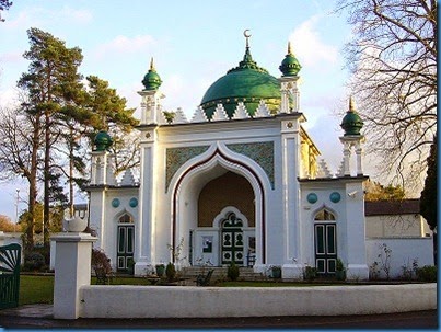 800px-Shah_Jahan_Mosque_TQ0159_214