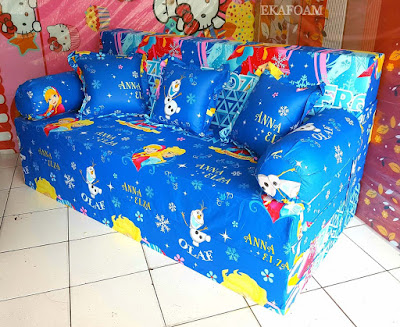 Sofa bed inoac motif frozen Anna elza biru