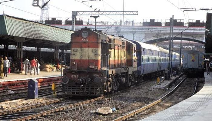 Live Train Running Status 2021 Indian Railways Current Station Spot Tracking Top Howfn Com News In Hindi Corona Case Samachar Pramukh Samachar Kaise Kare Jankari India