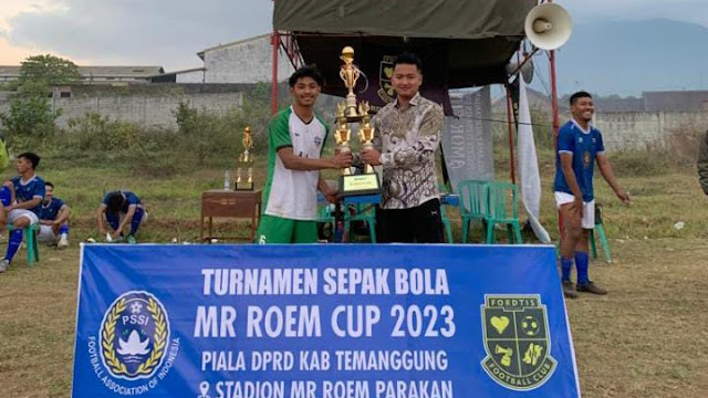 Perebutkan Piala DPRD, Pertandingan Sepak Bola Banyak Dinantikan Masyarakat.