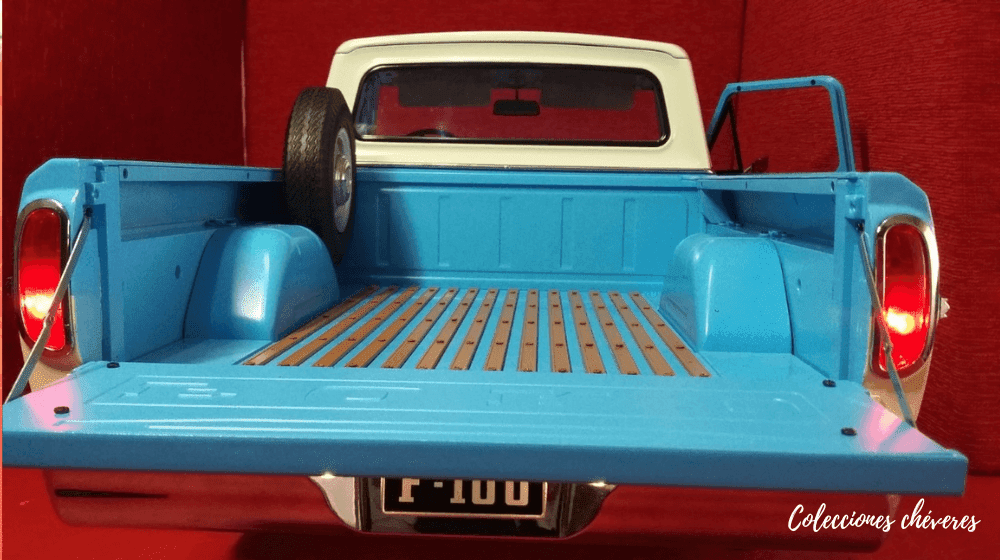 ford f-100 1:8 salvat