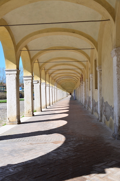 LOGGIATO-DEI-CAPPUCCINI-COMACCHIO