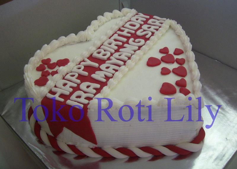 Lily Cake Shop Banjarmasin KUE  ULTAH BENTUK  LOVE 