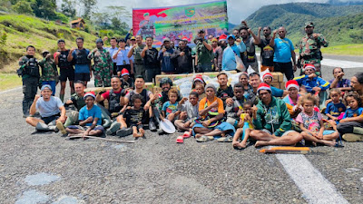 Masyarakat Kiwirok Antusias Sambut Bantuan Pangdam XVII/Cenderawasih