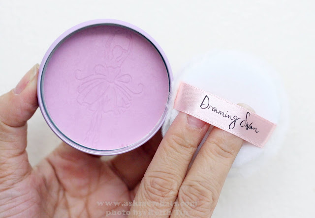 A photo of Etude House Dreaming Swan Eye & Cheek Purple