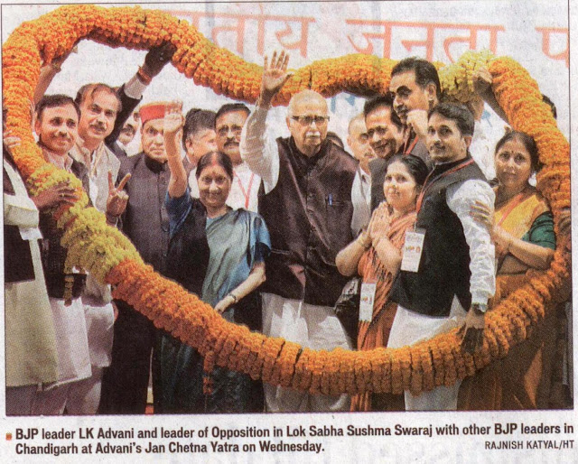 BJP Leader LK Advani and Leader of Opposition in Lok Sabha Sushma Swaraj with other BJP Leaders Ex-MP Satya Pal Jain, Chief Minister Himachal Pradesh Prem Kumar dhumal in Chandigarh at Advani's Jan Chetna Yatra on Wednesday.