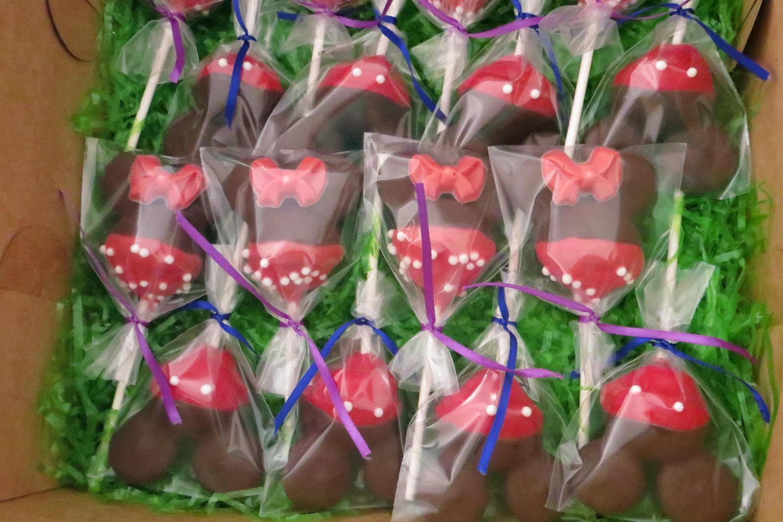 how to make minnie mouse cake pops Goodies by Design