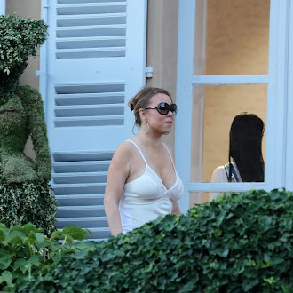 Mariah Carey during a private dinner in St Tropez July 19-2016 041.jpg