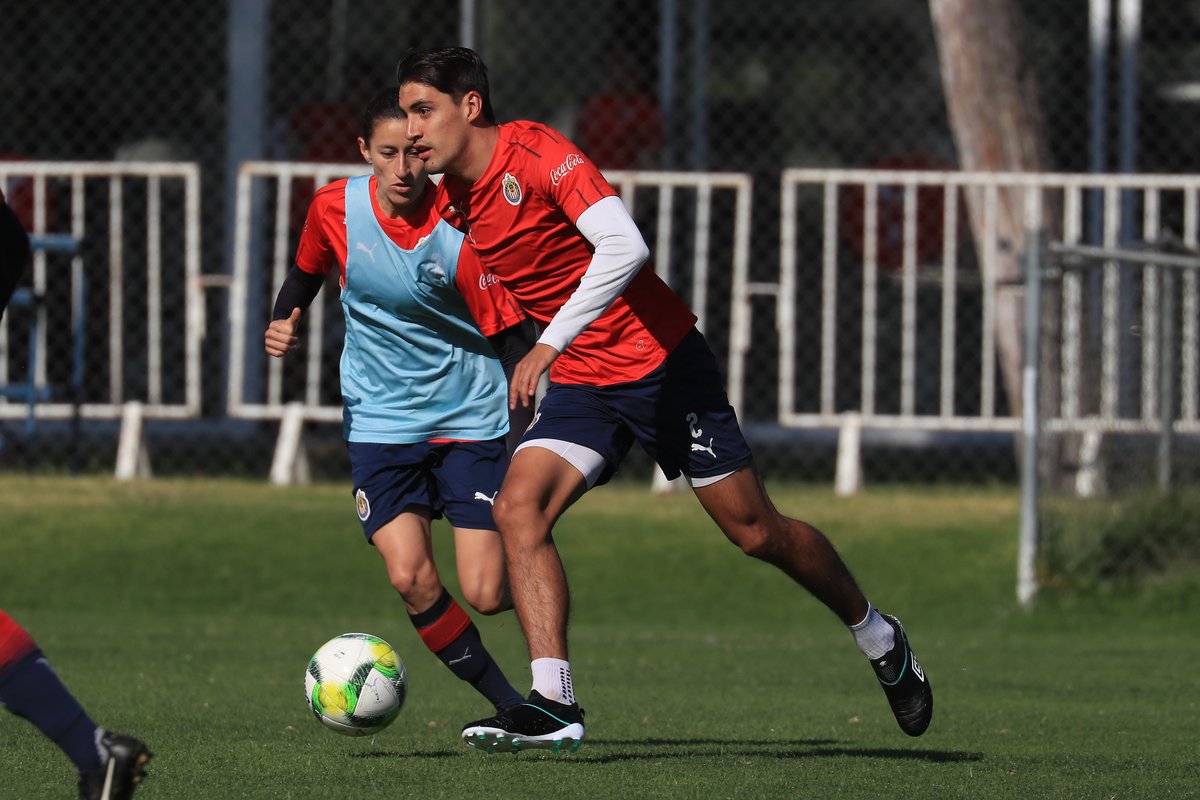 FUTBOLISTAS DE CHIVAS FEMENIL Y VARONIL DISPUTAN ...