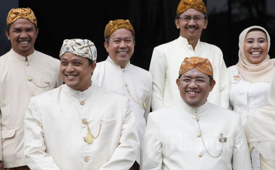 5 Baju Adat Sunda Jawa Barat TradisiKita