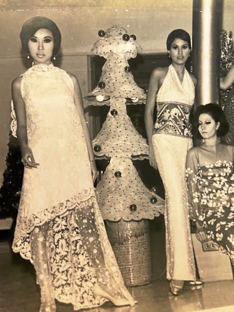 Jean Margaret Lim Goulbourn (left) with Maita Gomez, standing in halter gown, and Pearlie Arcache in chiffon soufflé dress with beaded French nacre leaves. —PHOTOS COURTESY OF JEANNIE GOULBOURN  Read more: https://lifestyle.inquirer.net/407741/what-slims-national-artist-award-means-to-fashion-designers/#ixzz7aQxoPwzW Follow us: @inquirerdotnet on Twitter | inquirerdotnet on Facebook