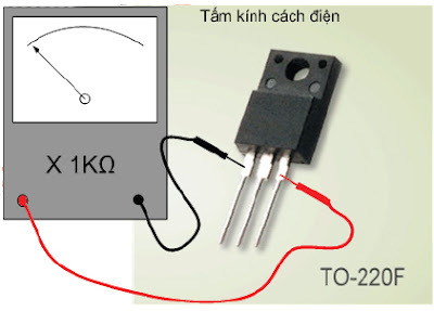 Hình 8a - Đo trở kháng D-S phải cách điện, nếu lên kim là đèn bị dò hoặc chập