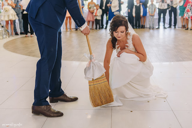 fotografia ślubna Bukowno, fotograf ślubny małopolska, fotograf ślubny śląsk, fotografia ślubna Dąbrowa Górnicza, sala weselna, sala na ślub, am films, fotograf na ślub, szukam fotografa na ślub Bukowno; szukam fotografa na ślub Olkusz; szukam fotografa na ślub Jaworzno; szukam fotografa na ślub Dąbrowa Górnicza; szukam fotografa na ślub Sosnowiec; szukam fotografa na ślub 2018; szukam fotografa na ślub 2019, szukam fotografa na ślub 2020, tani fotograf na ślub Bukowno; szukam fotografa na ślub Bukowno; tani fotograf na ślub Bukowno; tani fotograf na ślub Jaworzno; tani fotograf na ślub Dąbrowa Górnicza;plener ślubny, plenerowe sesje zdjęciowe, zdjęcia w kościele, fotograf na wesele, fotografia ślubna 2018, fotografia ślubna 2019, fotografia ślubna 2020, przygotowania panny młodej, ślub kościelny, biorę ślub, ślub 2018, ślub 2017 śląsk, fotograf na śluby 2018, fotografia okolicznosciowa; fotograf na ślub; fotografia ślubna; fotograf dziecięcy; fotografia noworodkowa; fotografia rodzinna; zdjęcia rodzinne; fotograf Olkusz; fotograf Bukowno; fotografia dziecięca Bukowno; fotografia dziecięca Olkusz; fotografia dziecięca Dąbrowa Górnicza