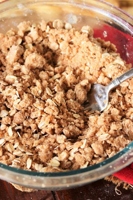  and the warm flavors of brown sugar and cinnamon Mom's Apple Crisp