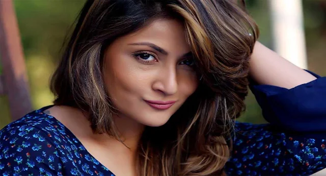urvashi-dholakia