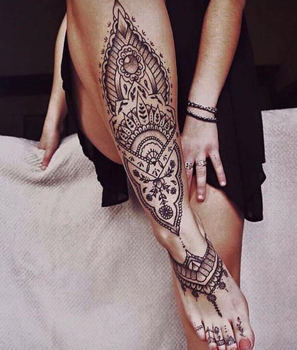 Mandala tatuagens, além da beleza do design, é também um símbolo de unidade, completude e eternidade. No entanto, é muito versátil quer dizer que você pode dar é próprio significado, bem como no design.