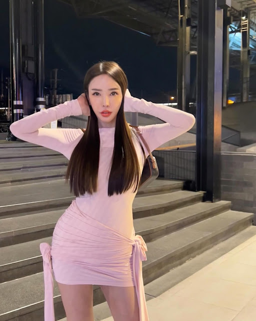 Kate Methawi – Most Beautiful Thailand Transgender Girl Night Dress Instagram Photo