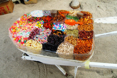Snack Tables on Beach Snack Cart Like This  But Nicer  As A Sort Of  Candy Table  Idea