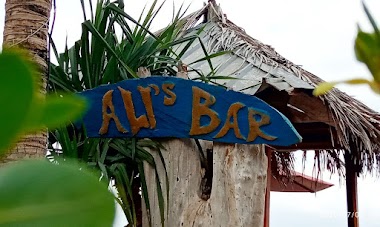 Ali's Bar Terus Membangkitkan Geliat Wisatawan Bertandang ke Pantai Lakey