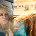 Paulina Rubio 'muere' por asfixia en un carro en campaña publicitaria