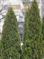 Babits Mihály, szobor, díszpolgárok, Vérmező, Bugát lépcső, statue, Budapest, I. kerület, tuja