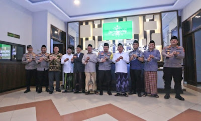 Silaturahmi Polda Jatim dengan PWNU Jawa Timur Wujudkan Harkamtibmas Kondusif