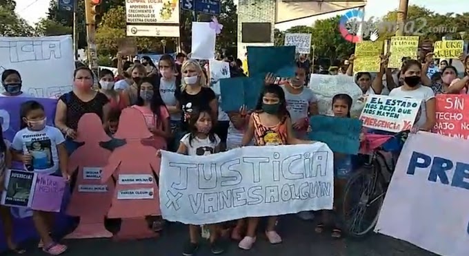 Cortes y  Concentración de Mujeres en la Plaza a la Madre por el 25 N