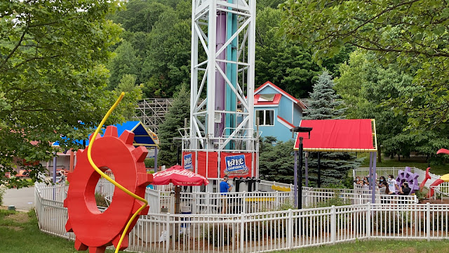 Down Time Drop Tower Load Lake Compounce Bristol Connecticut