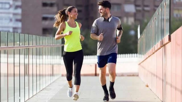 Actividad-ejercicio físico: Hábito saludable con efectos positivos en el COVID-19