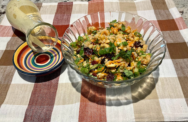 bowl with chickpeas salad, vegan, gluten-free