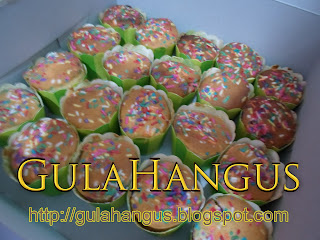 Gula Hangus ( 002177897 - D ): Kek Blueberry dan Muffin 