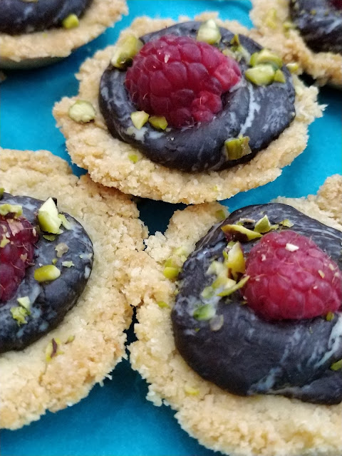 chocolate and raspberry tartlets from the Superfood Curry Company