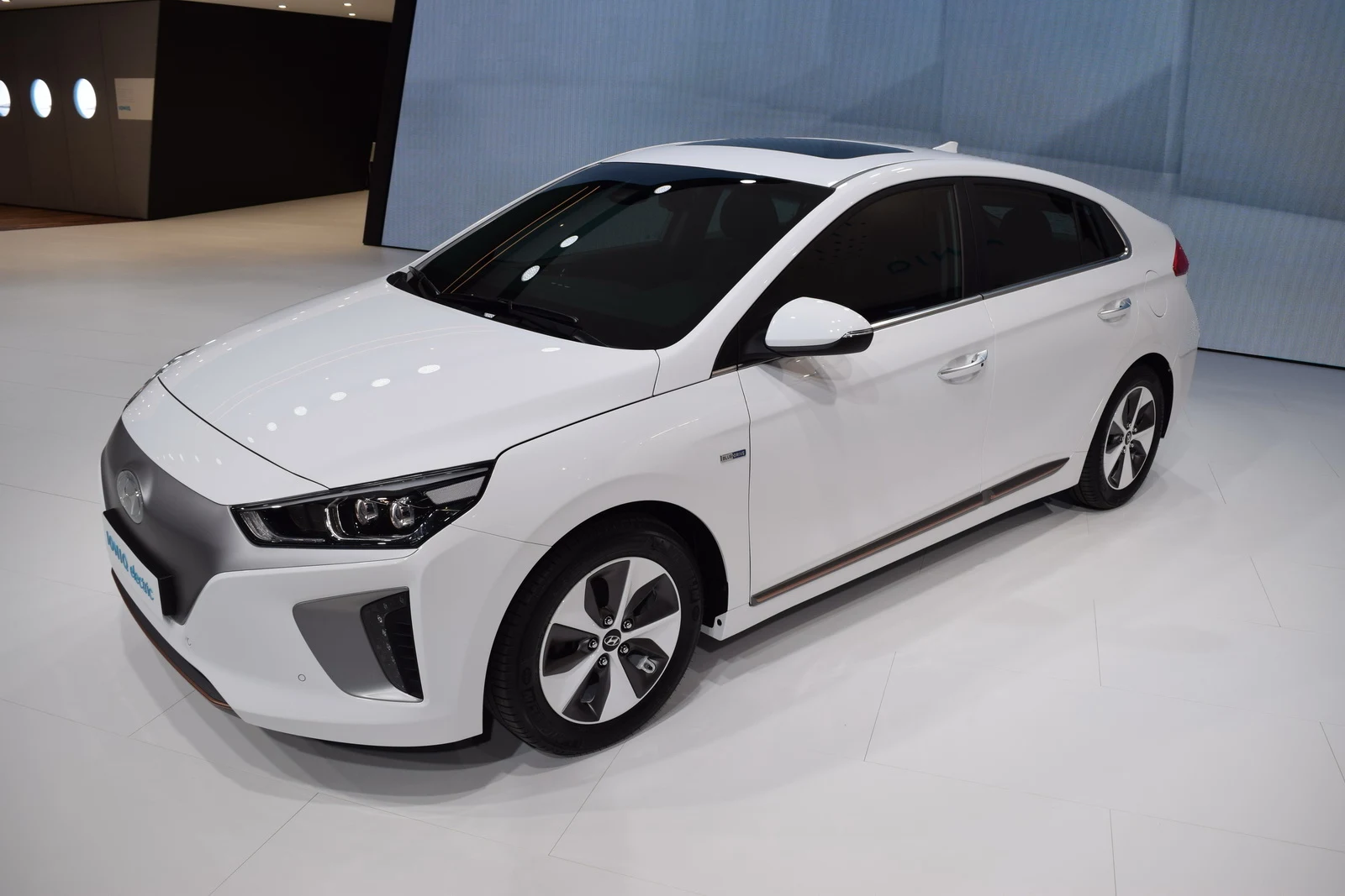 Đánh giá xe Hyundai Ioniq 2017