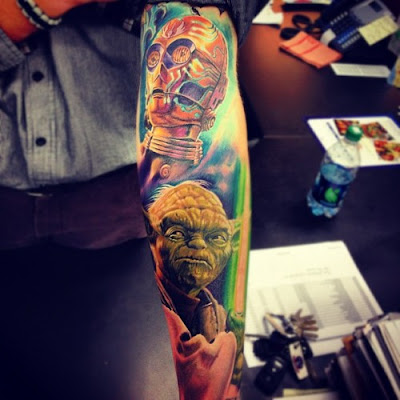 Tatuagem do Yoda e C3PO