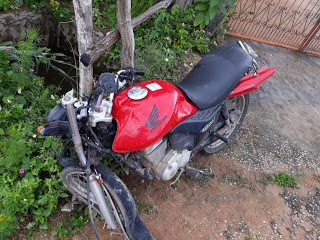 Homem sofre acidente de moto na BA-130, entre Mairi e Baixa Grande