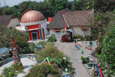 www.royal-holiday-jogja.com