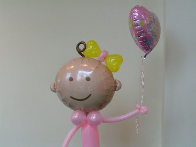 Decorar un baby shower con globos