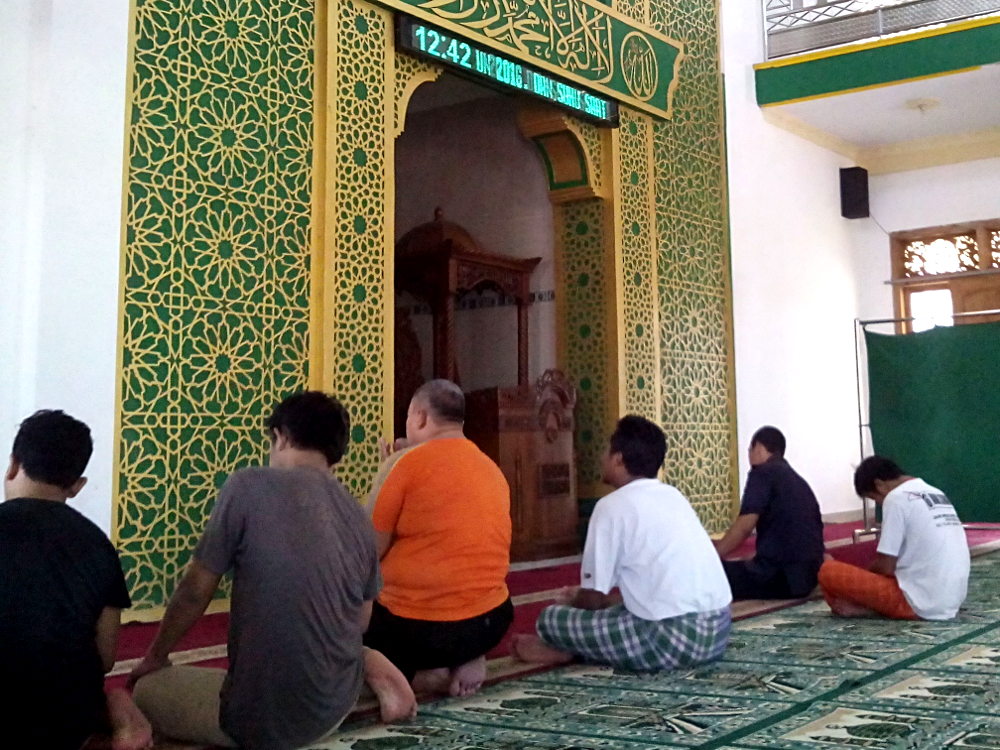 Zikir dan Doa sebelum Salat Berjamaah di Masjid