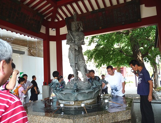 asakusa - local para purificar