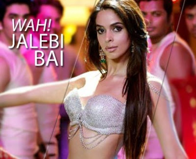 Hot Mallika Sherawat as Item Girl Jalebi Bai in Double Dhamaal Movie