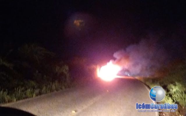 Carro pega fogo e ficou totalmente destruído na RN-041 no interior do RN