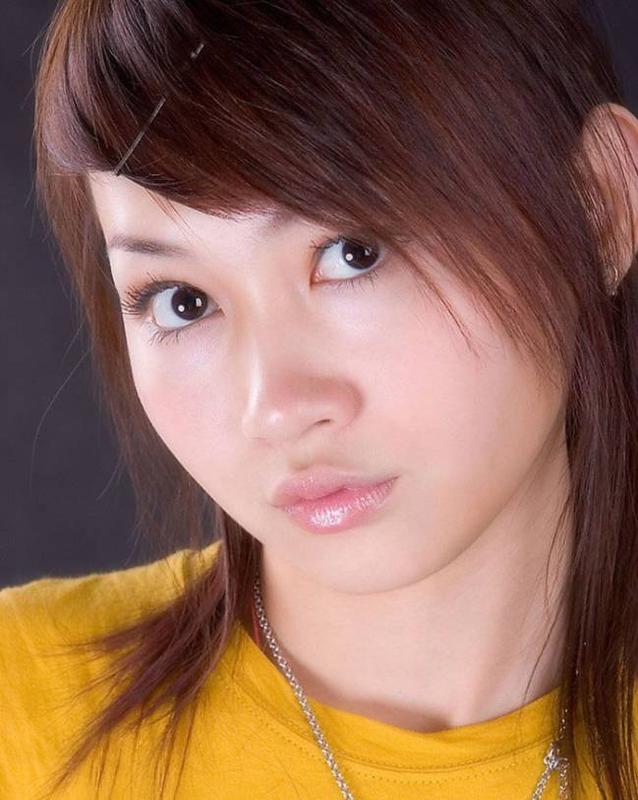 Tender and delicate military beautiful woman pictures (3).jpg