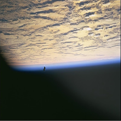 Foto-Foto UFO Detail dari NASA