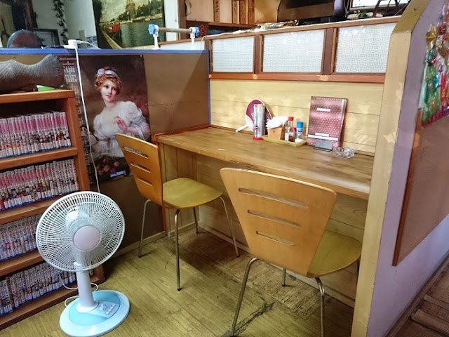 とんかつとそばの店 ポプリの店内の写真