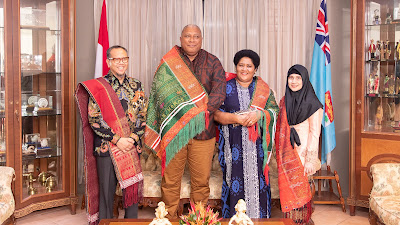 Presiden Fiji Di Ulosi, Dubes Carnadi Memperkenalkan Pancasila di Fiji